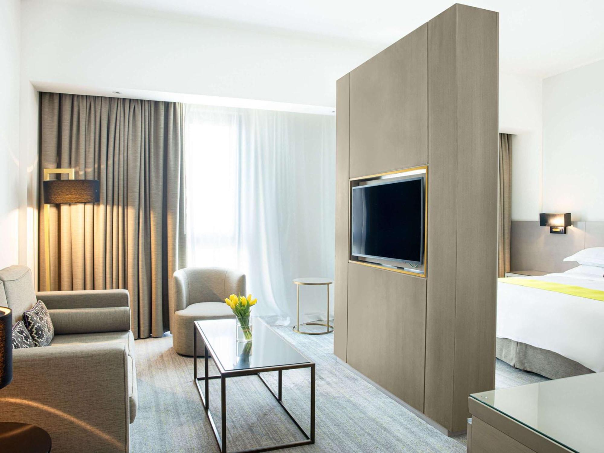 Hotel Novotel Airport 4*