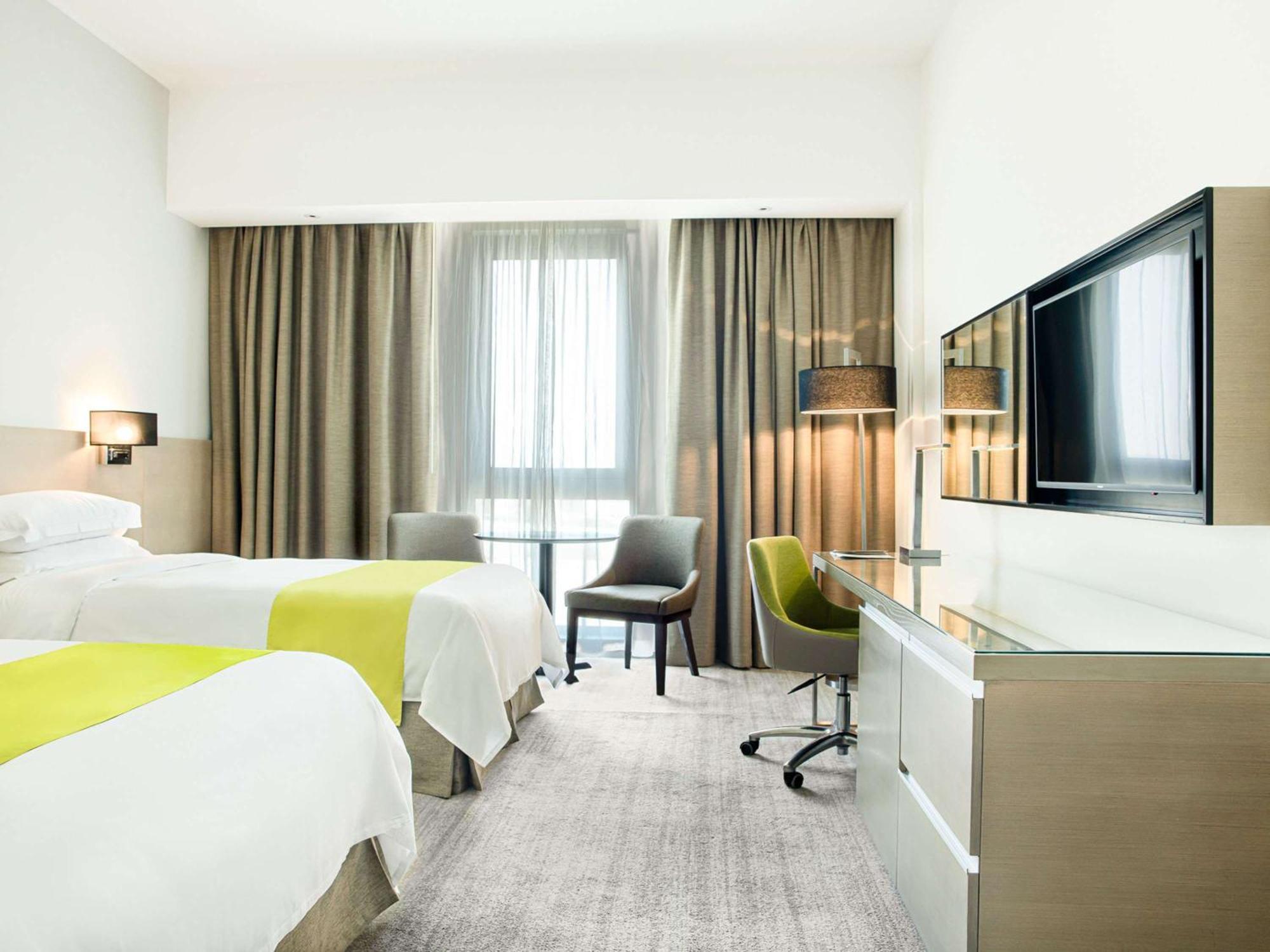 Hotel Novotel Airport 4*