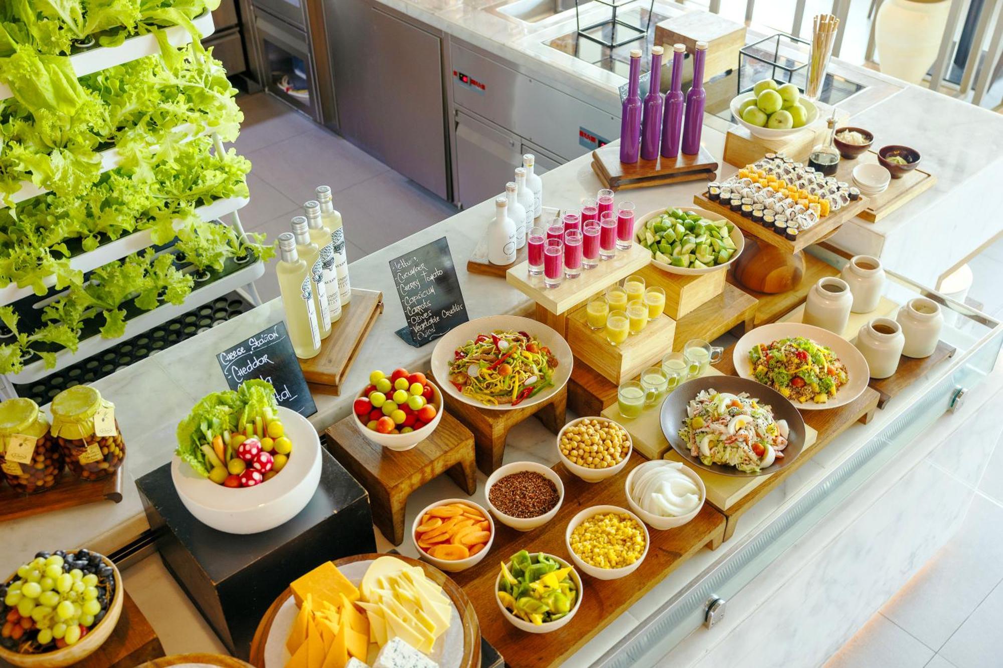 Novotel Airport Hotel 4*